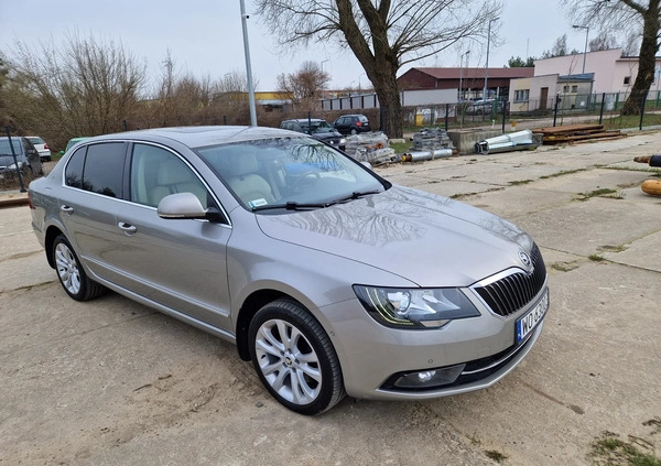 Skoda Superb cena 45000 przebieg: 345423, rok produkcji 2014 z Ostrołęka małe 211